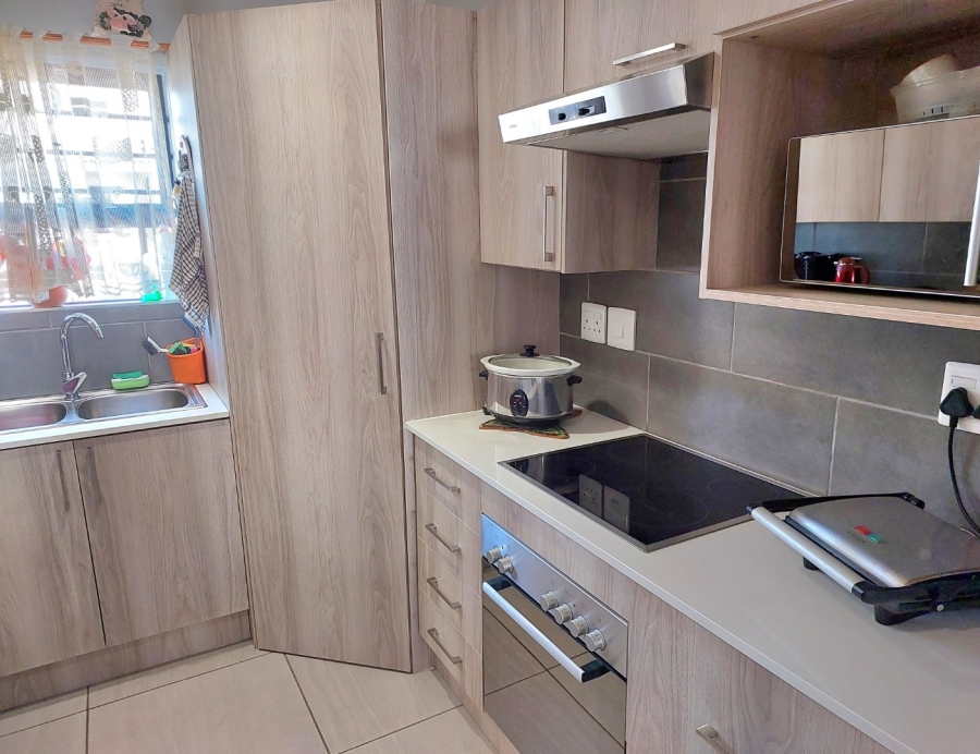2 Bedroom Property for Sale in Ifafi North West